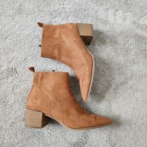 Universal Thread Point Toe Booties 2in Heel Tan Leather Suede Size 9